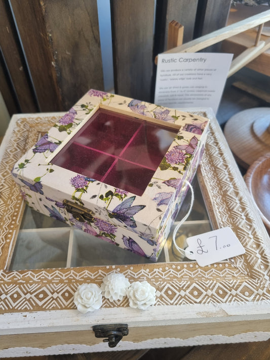 Small buttefly display box