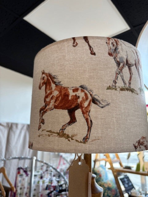 25cm Horse Shade